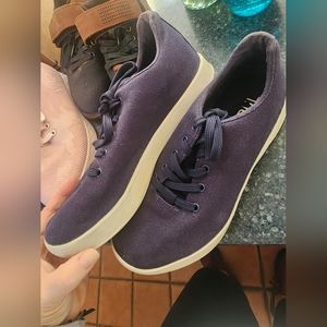 Nobull blue/white canvas lowtop sneakers guc W8.5